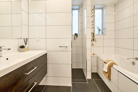 Photo of property in 42 Nottingham Street, Karori, Wellington, 6012