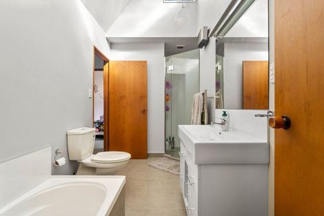 Photo of property in 22 Coster Street, Enner Glynn, Nelson, 7011