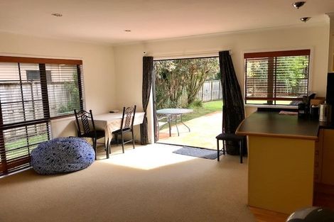 Photo of property in 16 Kristin Lane, Albany, Auckland, 0632