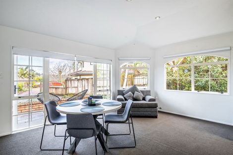 Photo of property in 17 Calypso Way, Unsworth Heights, Auckland, 0632