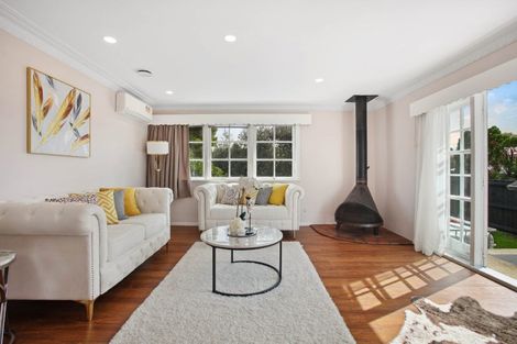 Photo of property in 32 Glenmore Road, Sunnyhills, Auckland, 2010