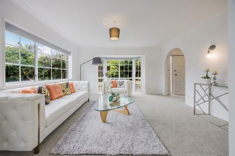 Photo of property in 1/5 Kadina Place, Botany Downs, Auckland, 2010
