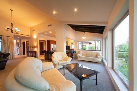 Photo of property in 12 Pastoral Lane, Hokowhitu, Palmerston North, 4410