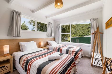 Photo of property in 30 Beach Road, Waikawa, Picton, 7220