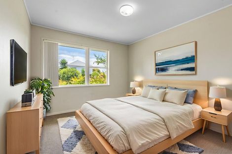 Photo of property in 2/77a Wellington Street, Howick, Auckland, 2014