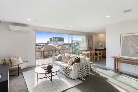 Photo of property in Braemar Apartments, 6/2 Cranmer Square, Christchurch Central, Christchurch, 8013
