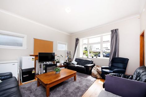 Photo of property in 6 Marne Street, Hokowhitu, Palmerston North, 4410