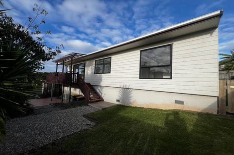 Photo of property in 1a Romulus Place, Totara Vale, Auckland, 0629