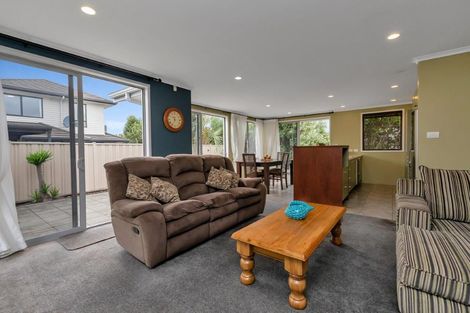 Photo of property in 110 Barbados Way, One Tree Point, 0118