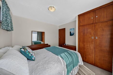 Photo of property in 73 Crofton Road, Harewood, Christchurch, 8051