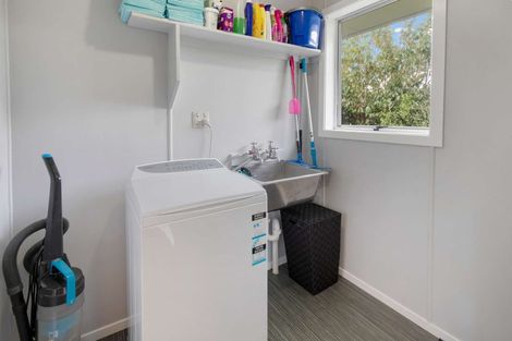 Photo of property in 85 Riversdale Drive, Merrilands, New Plymouth, 4312