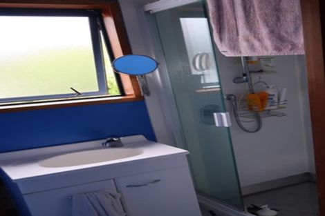 Photo of property in 62a Saint Johns Terrace, Tawa, Wellington, 5028