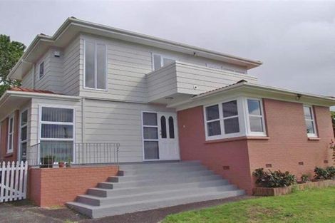 Photo of property in 10 Mcclintock Road, Massey, Auckland, 0614