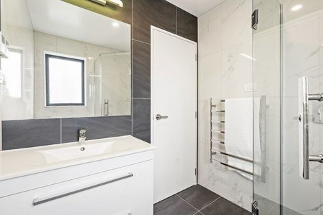 Photo of property in 1 Crompton Place, Orewa, 0931