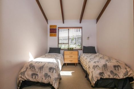 Photo of property in 16 Middleton Road, Kew, Dunedin, 9012