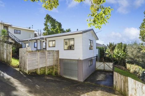 Photo of property in 27a Topliss Drive, Northcross, Auckland, 0632