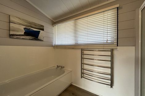 Photo of property in 112 Heta Road, Highlands Park, New Plymouth, 4312