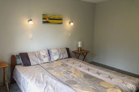 Photo of property in 2/5 Compass Place, Te Atatu Peninsula, Auckland, 0610