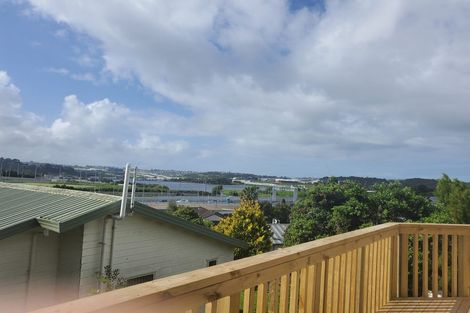 Photo of property in 36 Barbados Drive, Unsworth Heights, Auckland, 0632