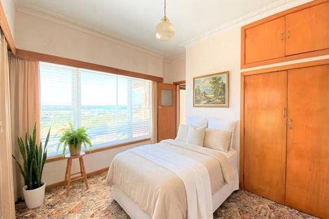 Photo of property in 57 Exmouth Road, Northcote, Auckland, 0627