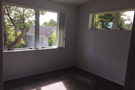 Photo of property in 34 Tamahere Drive, Glenfield, Auckland, 0629