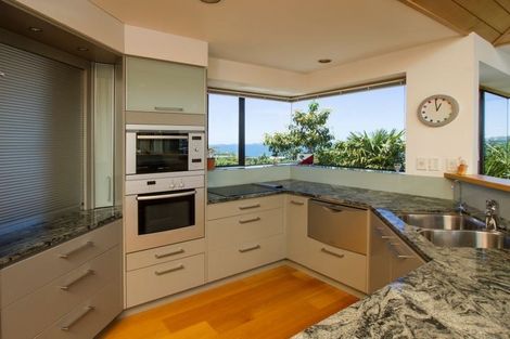 Photo of property in 2/19 Churchill Road, Murrays Bay, Auckland, 0630
