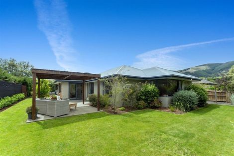 Photo of property in 8 Ngawhatu Road, Stoke, Nelson, 7011