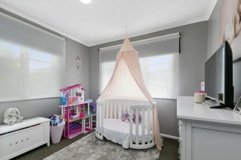 Photo of property in 19 Peel Place, Wainuiomata, Lower Hutt, 5014