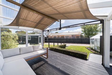 Photo of property in 97 Hillcrest Drive, Kelvin Grove, Palmerston North, 4414