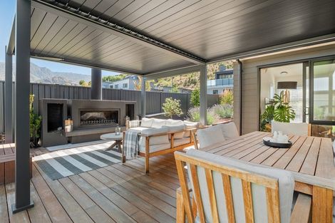 Photo of property in 3 Brodie Avenue, Arrowtown, 9302