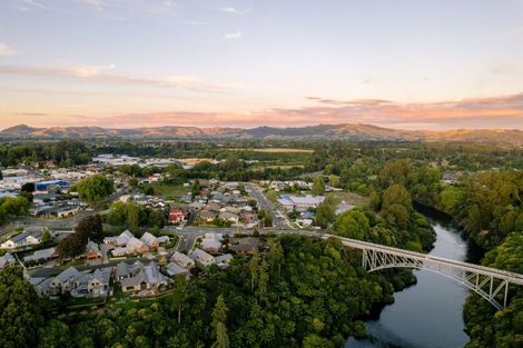 Photo of property in 1 Le Quesnoy Place, Cambridge, 3434