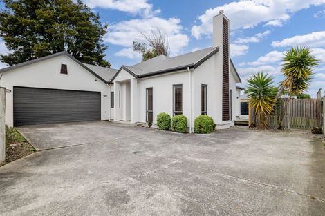 Photo of property in 14 Stewart Crescent, Hokowhitu, Palmerston North, 4410