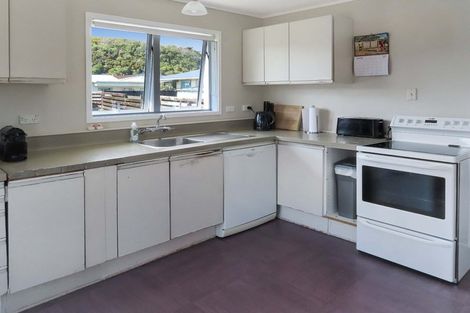 Photo of property in 8 Otira Grove, Kelson, Lower Hutt, 5010