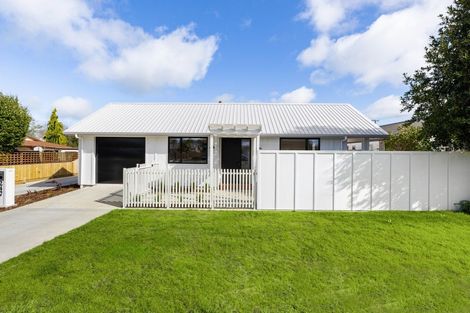 Photo of property in 247 Shakespeare Street, Leamington, Cambridge, 3432