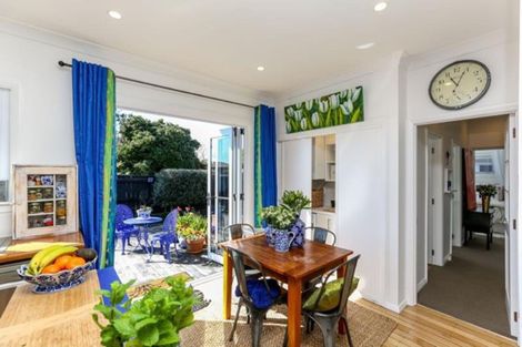 Photo of property in 11 Waimea Street, Westown, New Plymouth, 4310