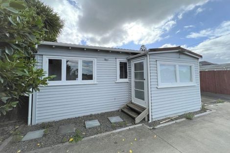 Photo of property in 730 Te Atatu Road, Te Atatu Peninsula, Auckland, 0610