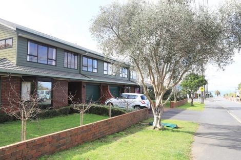Photo of property in 1/20a Old Lake Road, Narrow Neck, Auckland, 0622