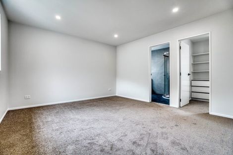 Photo of property in 61a Totaravale Drive, Totara Vale, Auckland, 0629