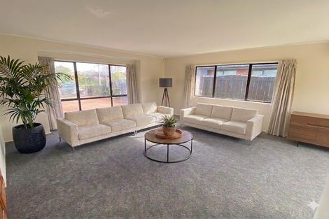 Photo of property in 7 Kadina Place, Botany Downs, Auckland, 2010