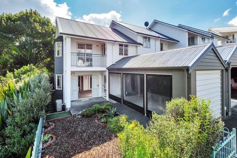 Photo of property in 65 Winery Way, Henderson, Auckland, 0612