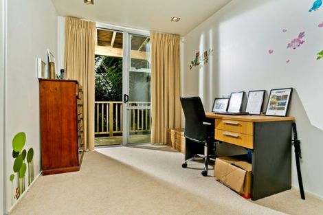 Photo of property in 14a Berne Place, Birkenhead, Auckland, 0626