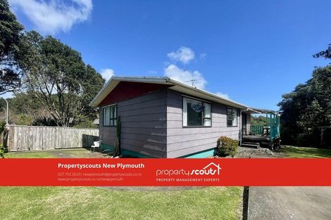 Photo of property in 32 Rangitake Drive, Spotswood, New Plymouth, 4310