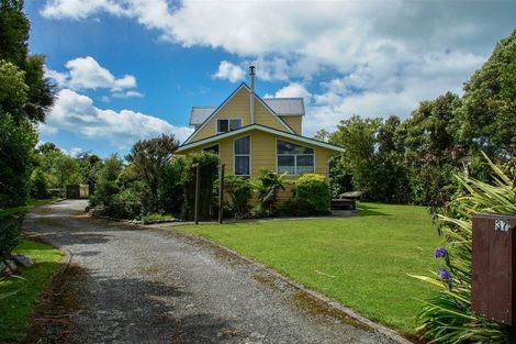 Photo of property in 37 Wakefield Street, Westport, 7825