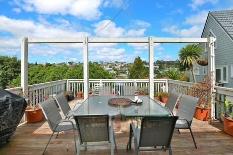Photo of property in 245 Vipond Road, Stanmore Bay, Whangaparaoa, 0932