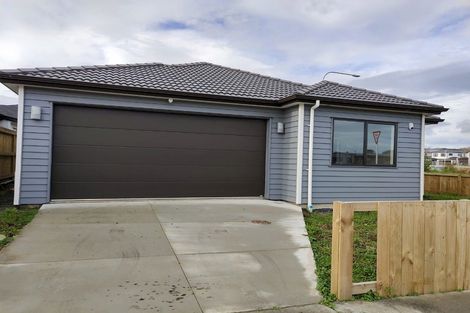 Photo of property in 1 Castlepoint Avenue, Takanini, 2110