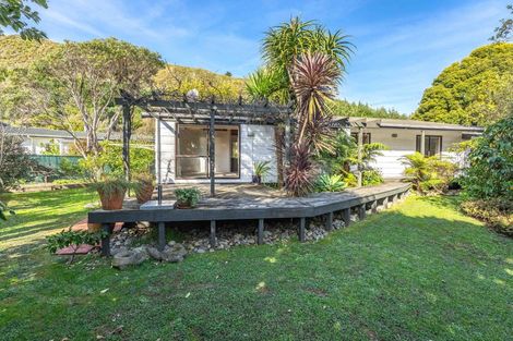 Photo of property in 14 Poneke Drive, Waikanae, 5036