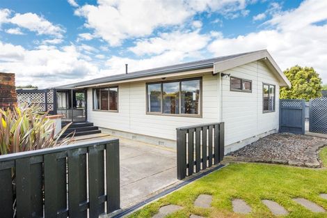 Photo of property in 11 Waltham Court, Cloverlea, Palmerston North, 4412