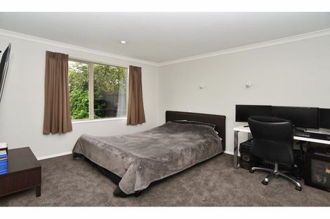 Photo of property in 23 Papaumu Green, Parklands, Christchurch, 8083
