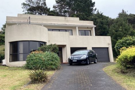Photo of property in 11 Murano Place, Chatswood, Auckland, 0626