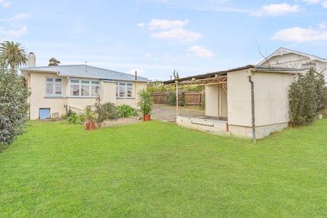 Photo of property in 187 Blockhouse Bay Road, Avondale, Auckland, 0600